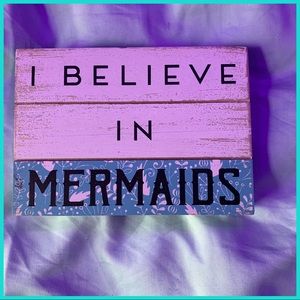 Cute beachy blue standing/wall decor